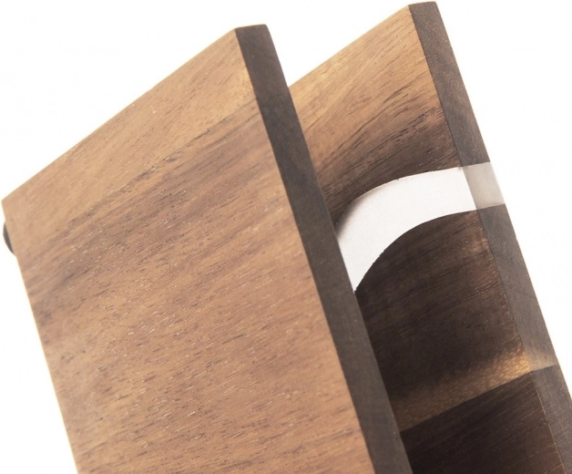 Prirodno bagremovo drvo sa smolom