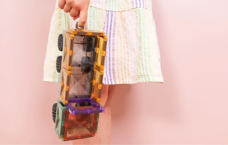 Pastelne boje, prozirni dijelovi i učenje kroz igru