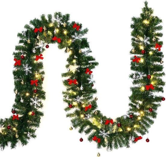 Guste grančice i bogata dekoracija