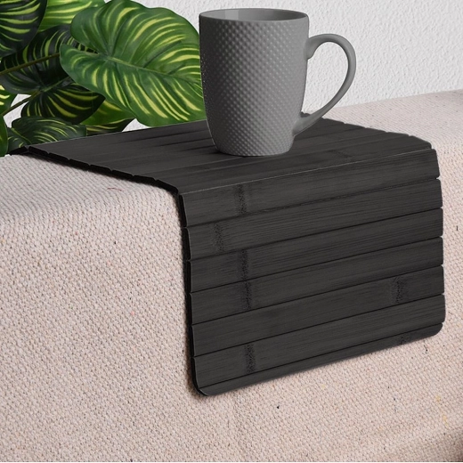 Stabilna površina na naslonu sofe