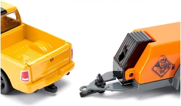 Pickup s vučnom prikolicom