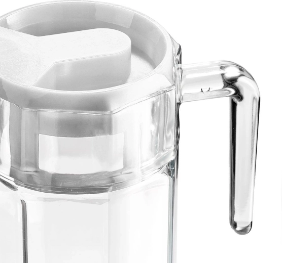 Praktičan poklopac za zaštitu napitaka