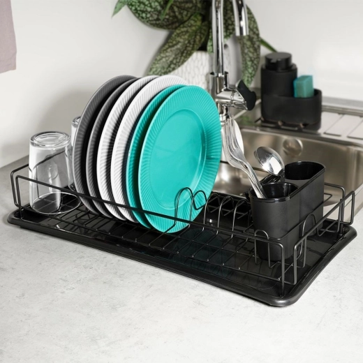 Čvrsta metalna konstrukcija i pametna organizacija