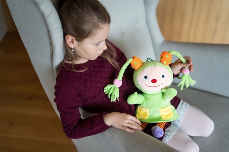 Plišana Fanynka iz Kouzelné školky 30 cm
