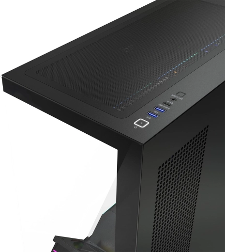 Moderan I/O panel i promišljeni airflow