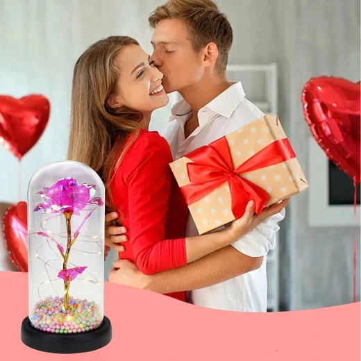 Sjajna ruža pod staklom