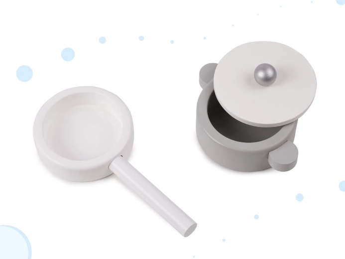 Bogat pribor od izdržljivog drva