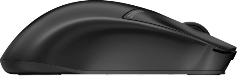 Superlagano kućište 55 g i simetrična ergonomija