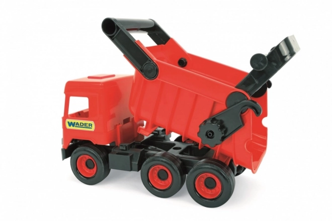 Crveni kamion s kipom Wader Middle Truck
