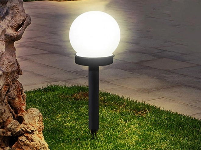 Solarne vrtne lampe bijele kugle s LED osvjetljenjem
