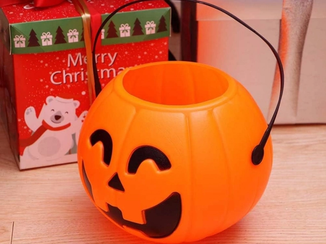 Halloween kantu za slatkiše u obliku bundeve