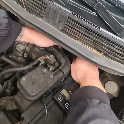 Sučelje mjerača okretaja i radnih sati Xtrobb