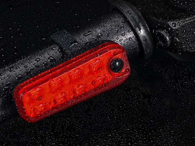 Stražnje LED svjetlo za bicikl s USB punjenjem