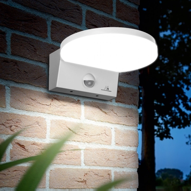 LED lampa sa senzorom za sumrak i pokret