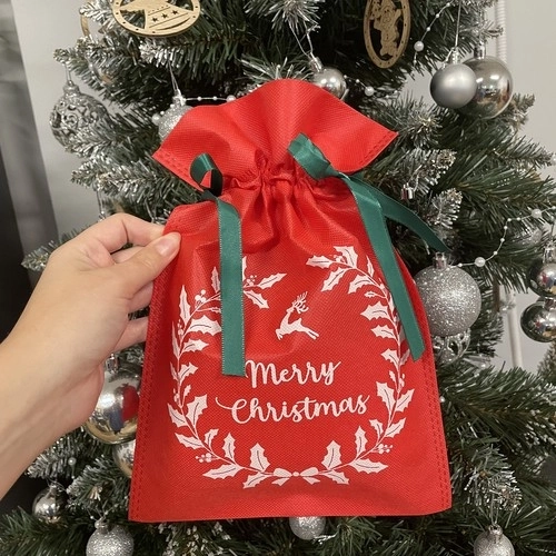 Blagdanski dizajn s natpisom “Merry Christmas”