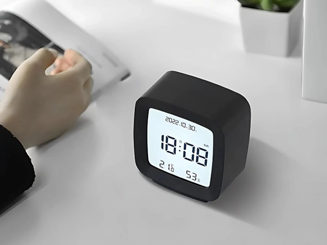 Digitalni budilica s LCD zaslonom i mjerenjem temperature i vlage