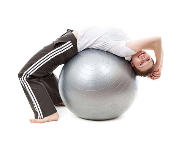 Gimnastička lopta s pumpom za fitness i rehabilitaciju