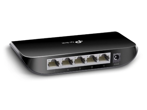 5x Gigabitni Ethernet