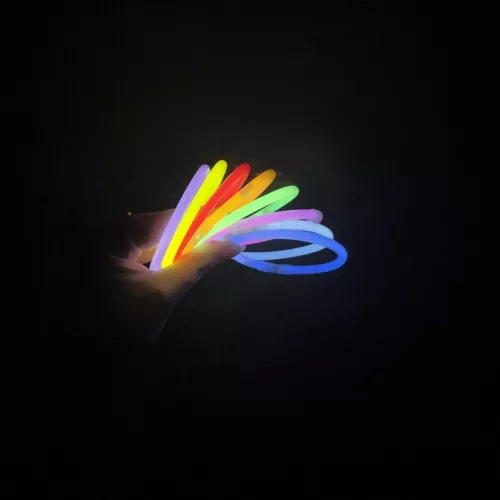 Fluorescentne narukvice i štapići 100 kom s konektorima