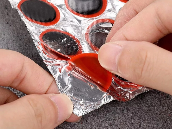 Komplet za popravak biciklističke gume s ljepilom za zračnice