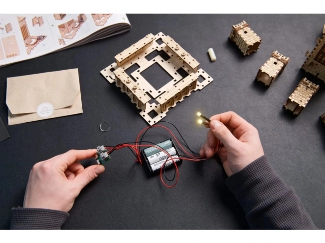 Ugears 3D drveni mehanički puzzle Aleksandrijski svjetionik