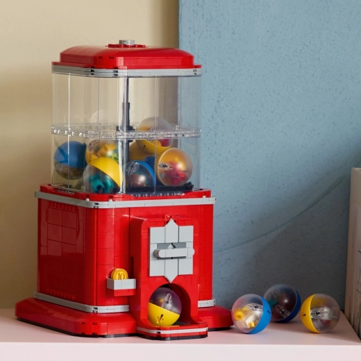 16 kolekcionarskih minifigurica u kapsulama
