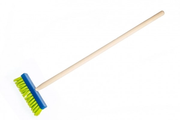 Plava metla s drvenom drškom - 80 cm