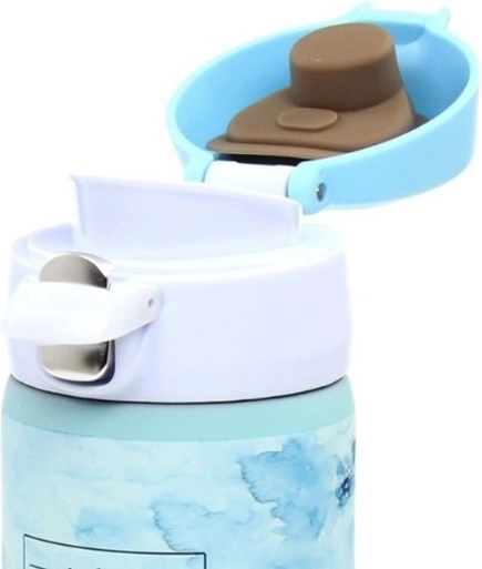 Poklopac na gumb s osiguračem i udobnim piptkom