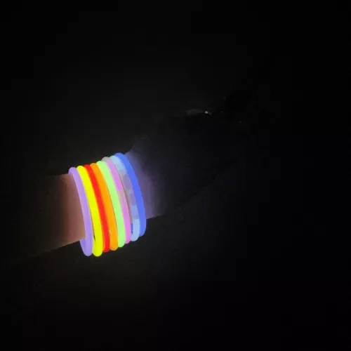 Fluorescentne narukvice i štapići 100 kom s konektorima