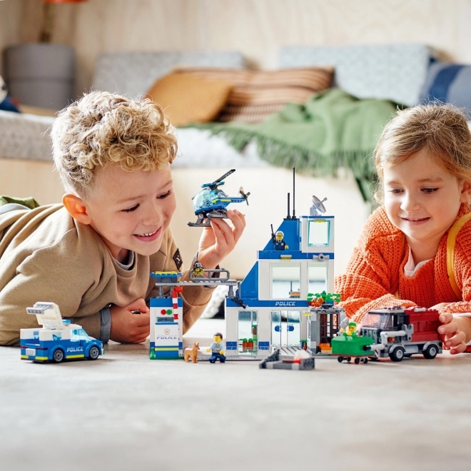 LEGO City 60316 Policijska postaja