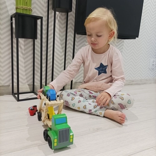 Drveni kamion s prikolicom + set automobila 22698