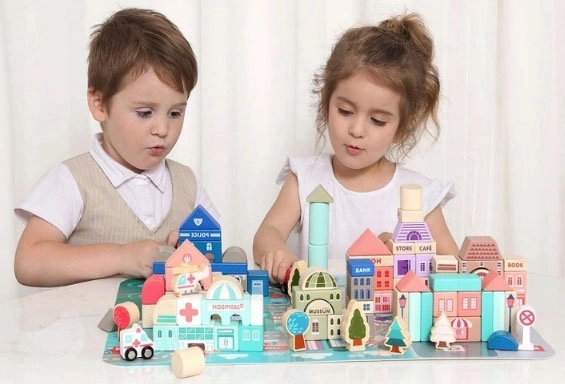Drvene edukativne kocke grad s podlogom 115 kom ECOTOYS