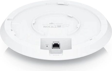 2,5 GbE s PoE+ za jednostavnu instalaciju