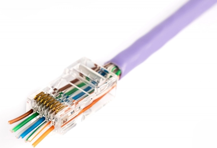 Brza i bezgrešna instalacija zahvaljujući prolaznom dizajnu