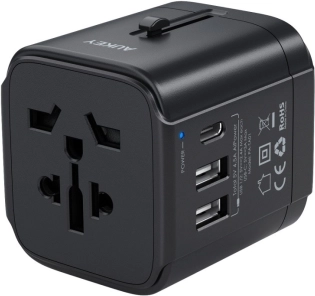 Aukey univerzalni putni adapter 7,8A s 2x USB A i 1x USB C