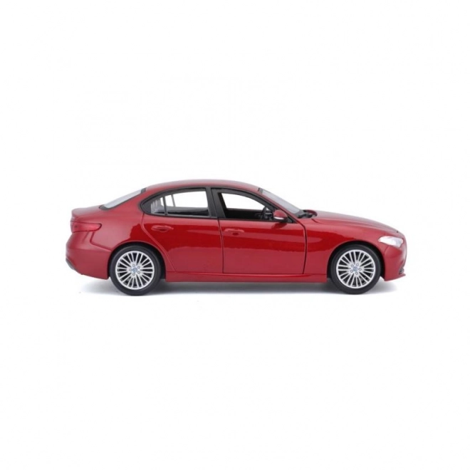 Bburago 1:24 Alfa Romeo Giulia (2016) Metalik crvena 18-21080