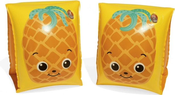 Veseli ananas koji zabavlja djecu