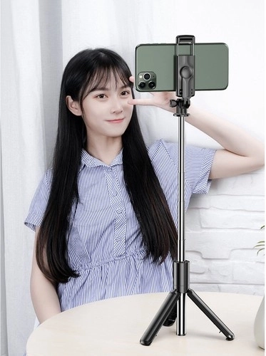 2-u-1: selfie štap i stabilan tripod