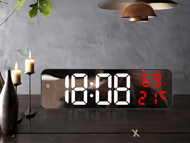 Elektronički digitalni sat s termometrom i alarmom
