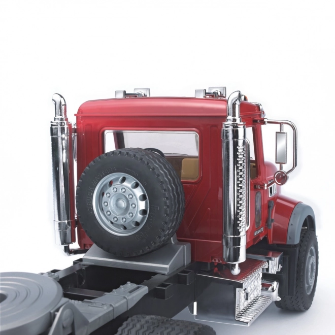 Bruder kamion MACK Granit s poluprikolicom i traktor JCB