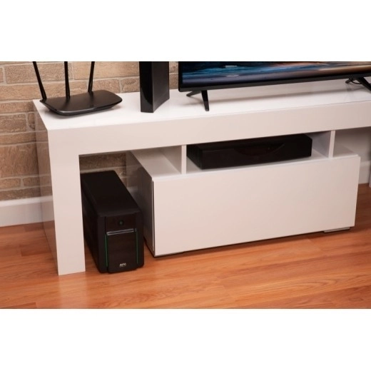 APC Easy UPS 1600VA 230V s AVR i 4 Schuko utičnice