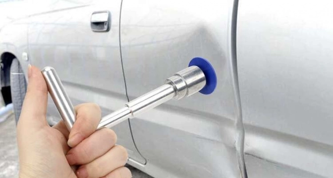 Set za uklanjanje udubljenja na karoseriji automobila