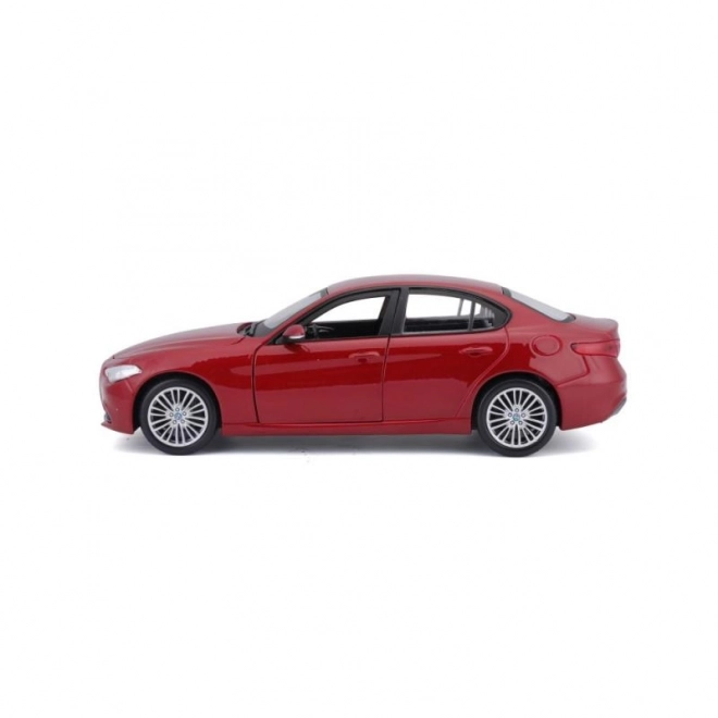 Bburago 1:24 Alfa Romeo Giulia (2016) Metalik crvena 18-21080