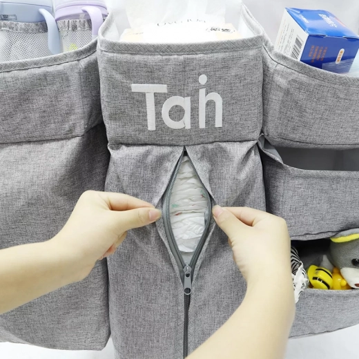 Praktičan džep s patentnim zatvaračem za pelene i veće zalihe