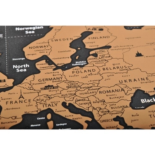 Svjetska karta za grebanje s zastavama i priborom