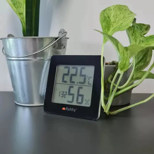 Pozadinski osvijetljeni LCD za čitljivost na prvi pogled