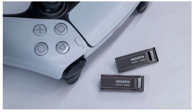 UR340 64GB USB3.2 Gen1 Flash disk crni