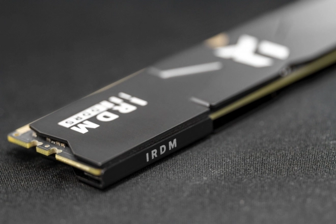 Memorija DDR5 64GB IRDM crna