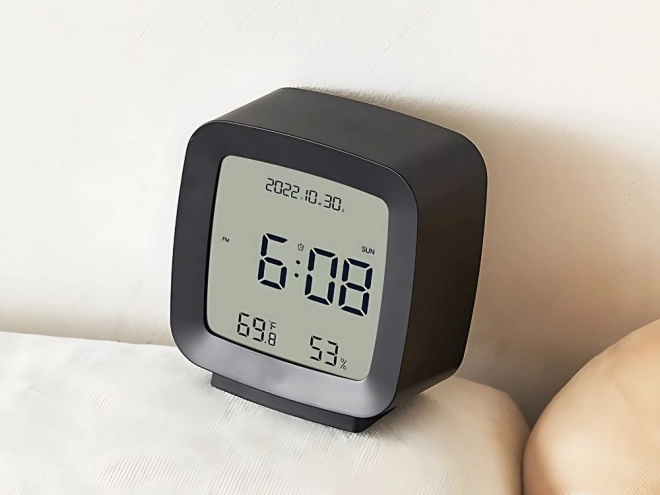 Digitalni budilica s LCD zaslonom i mjerenjem temperature i vlage