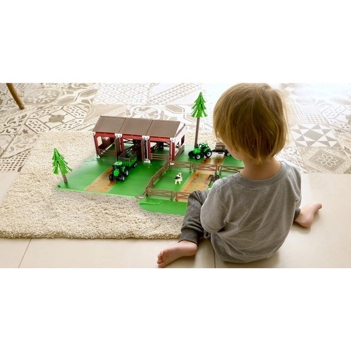 Farma sa životinjama + 2 traktora s prikolicom